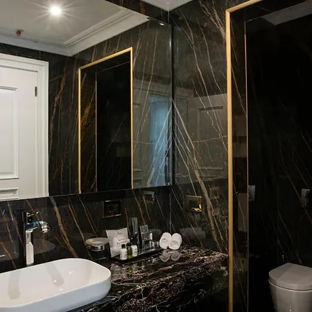 Radisson Collection Morina Hotel, Tirana מלון 3*
