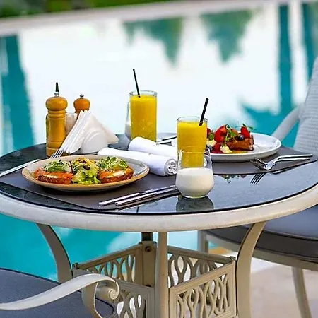Radisson Collection Morina Hotel, Tirana 3*